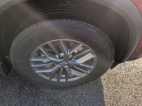Used 2025 Nissan Rogue S AWD/4WD image 2