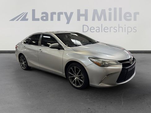 Used 2015 Toyota Camry XSE w/ Moonroof Package FWD image 7