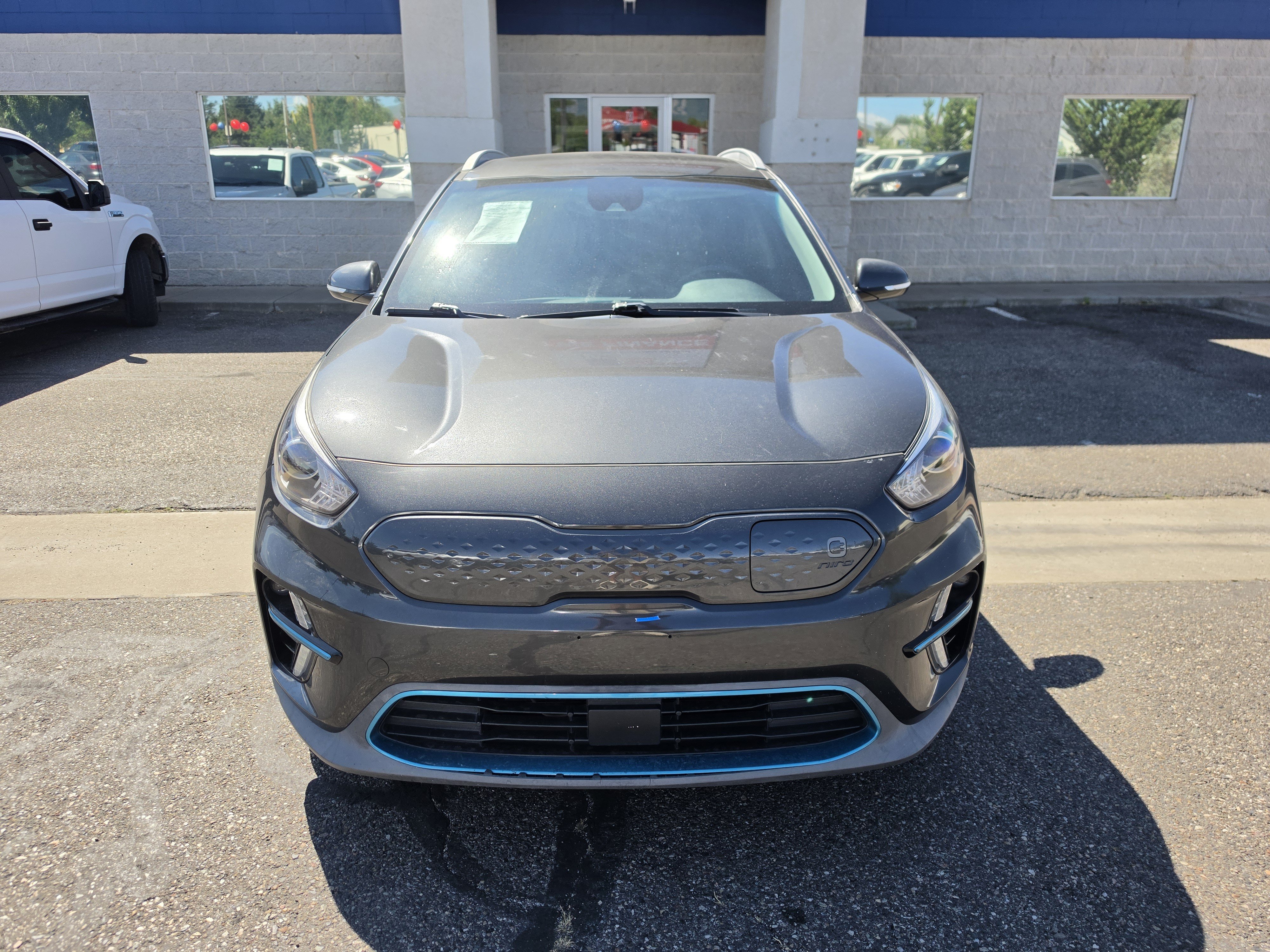 Used 2022 Kia Niro EX FWD image 2
