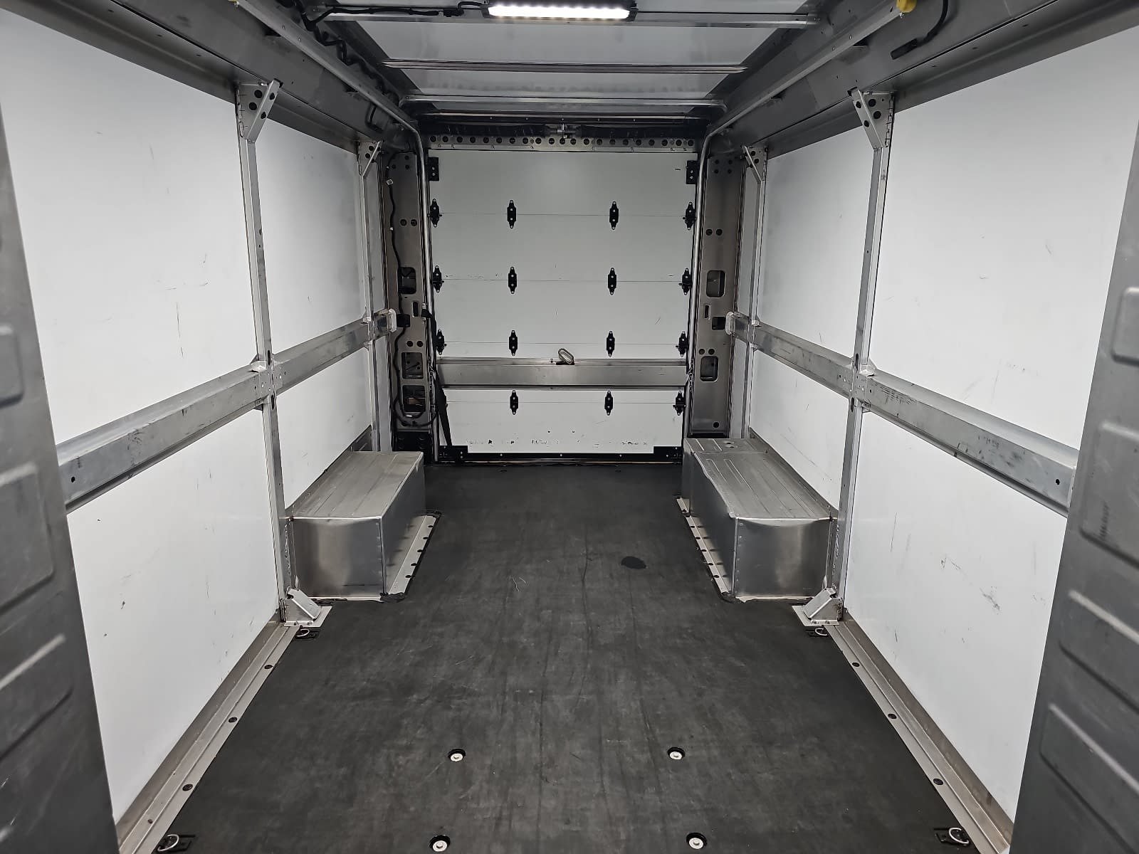 Used 2024 Chevrolet Brightdrop 600 w/ Commercial Equipment Package AWD/4WD image 24