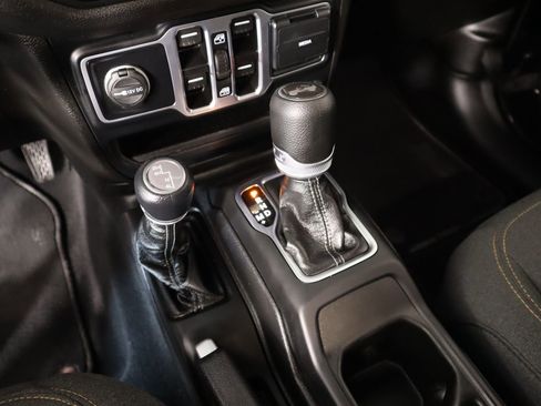 Used 2025 Jeep Wrangler Unlimited Sport AWD/4WD image 8