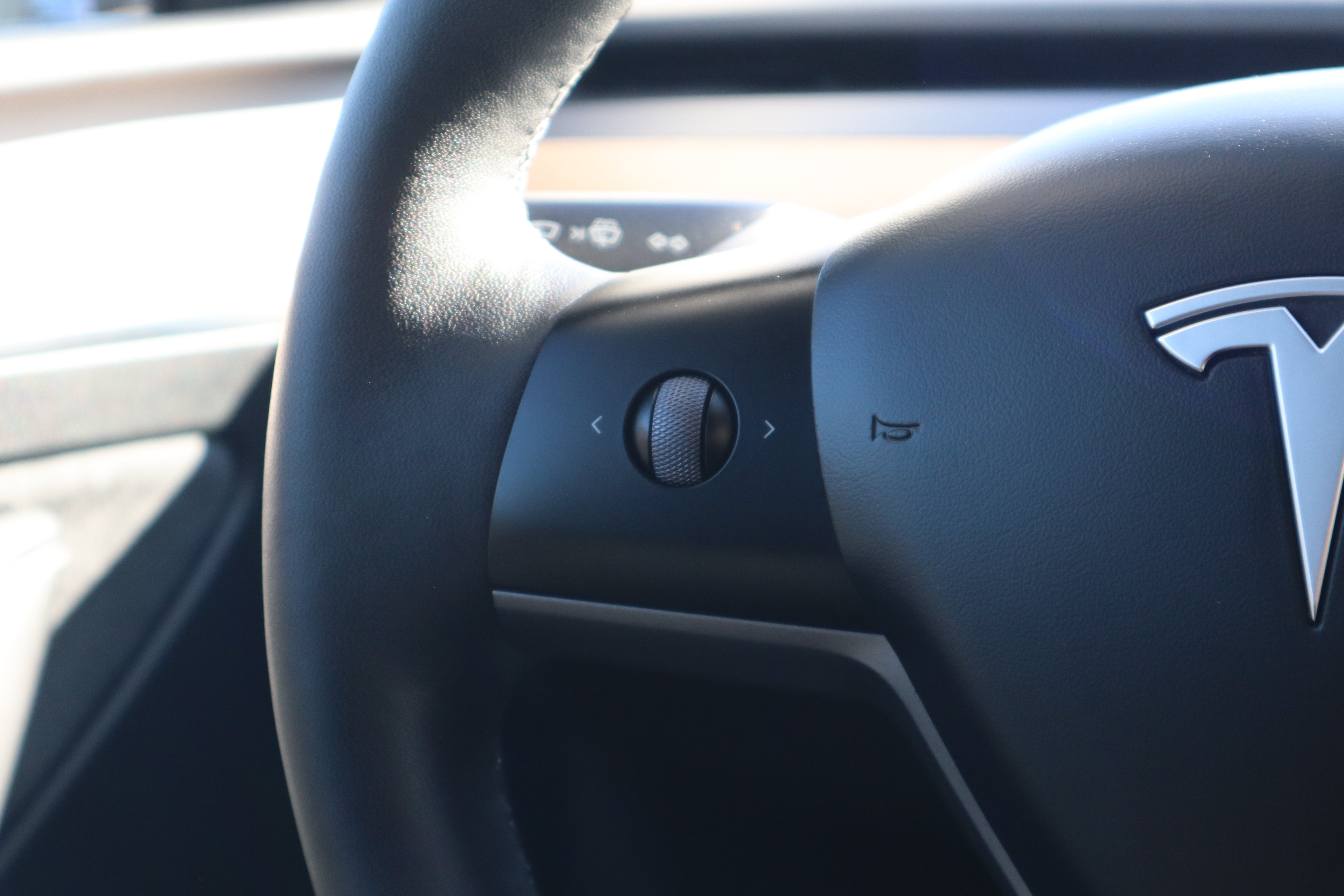 Used 2023 Tesla Model Y Long Range AWD/4WD image 16