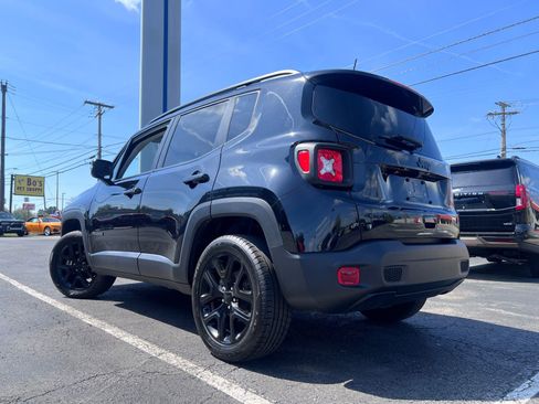 Used 2023 Jeep Renegade Altitude image 13