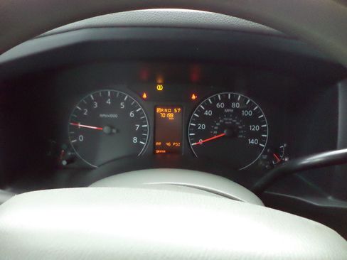 Used 2020 Nissan NV 3500 SL w/ Back Door Glass Package image 11