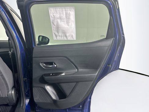 Used 2025 Nissan Kicks SV FWD image 29