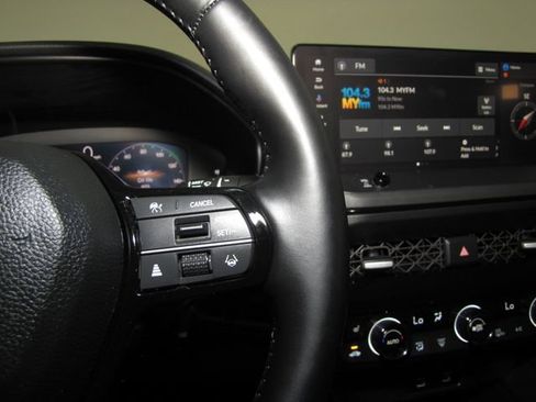 Used 2025 Honda Accord Touring image 6