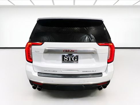 Used 2022 GMC Yukon XL Denali w/ Denali Premium Package AWD/4WD image 5