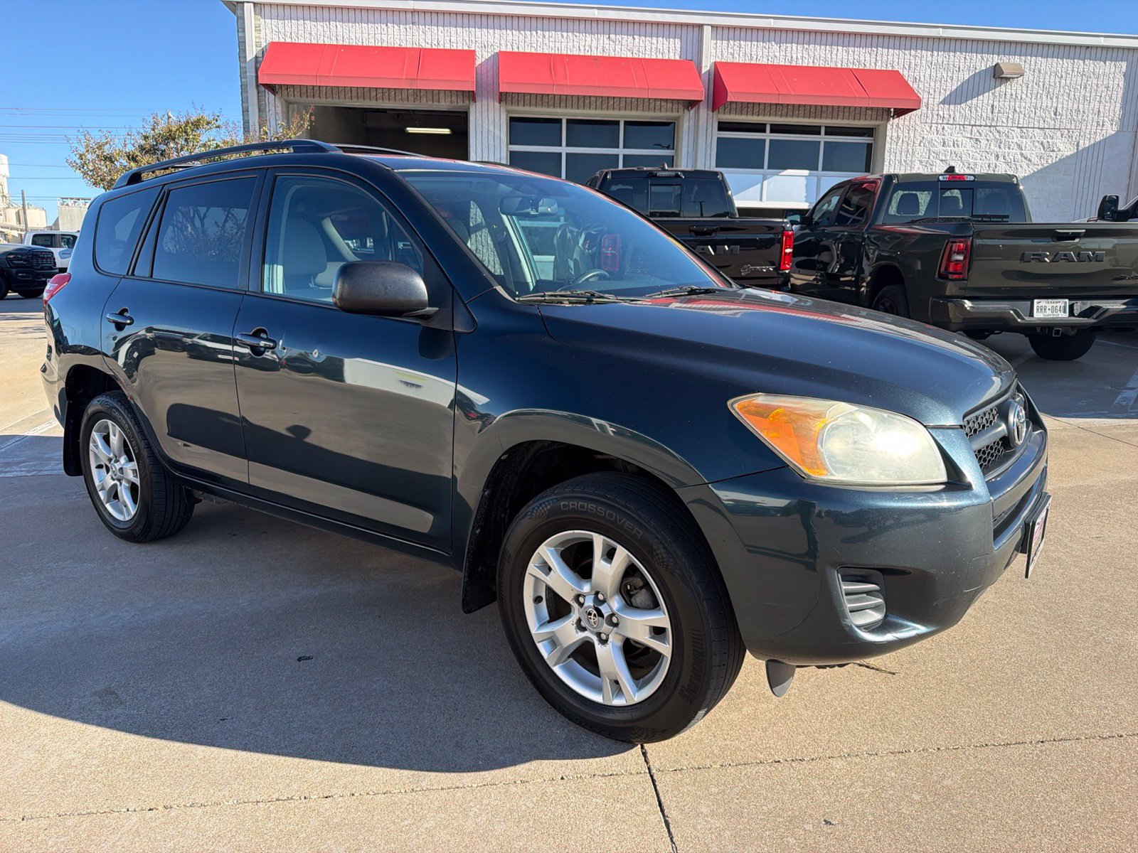 Used 2011 Toyota RAV4 4WD w/ Upgrade Value Pkg image 3
