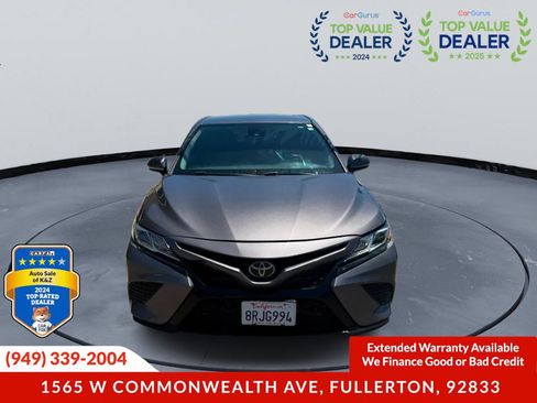 Used 2020 Toyota Camry SE FWD image 1