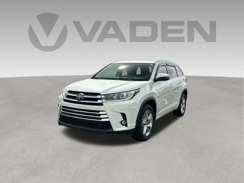 Used 2019 Toyota Highlander Limited FWD image 1
