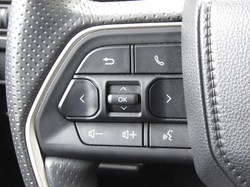 Certified 2025 Toyota 4Runner SR5 RWD image 24