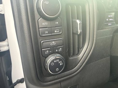 Used 2022 Chevrolet Silverado 1500 Custom AWD/4WD image 11