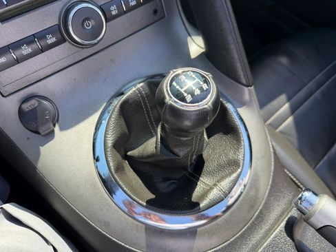 Used 2006 Pontiac Solstice Convertible w/ Premium Package RWD image 16