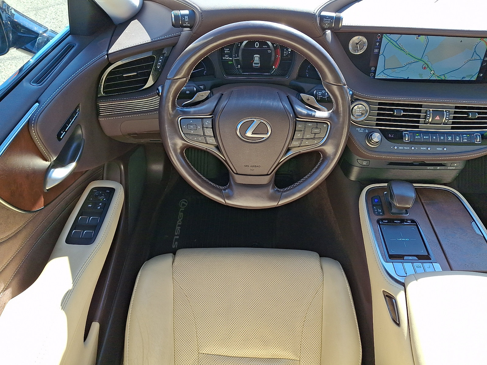 Used 2019 Lexus LS 500 AWD w/ Accessory Package (Z2) image 11