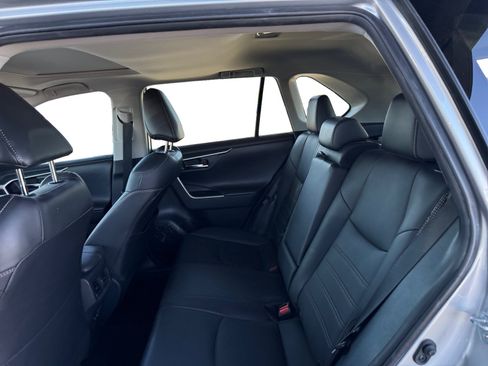 Used 2019 Toyota RAV4 Limited w/ Carpet Mat Package AWD/4WD image 11