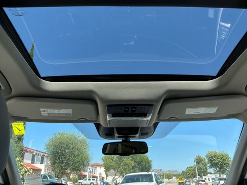 Used 2025 Nissan Rogue SL w/ Tech Package FWD image 16