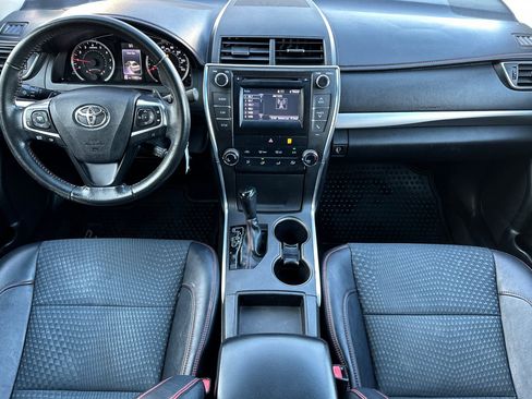 Used 2015 Toyota Camry SE image 4