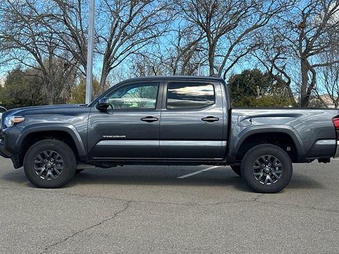 Used 2022 Toyota Tacoma SR5 image 7