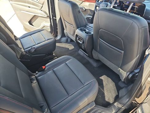 Used 2024 Chevrolet Traverse Z71 w/ Enhanced Driving Package AWD/4WD image 11