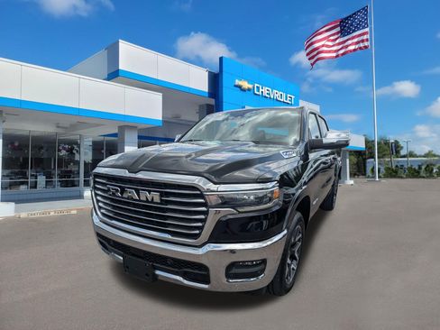 Used 2025 RAM 1500 Laramie AWD/4WD image 7