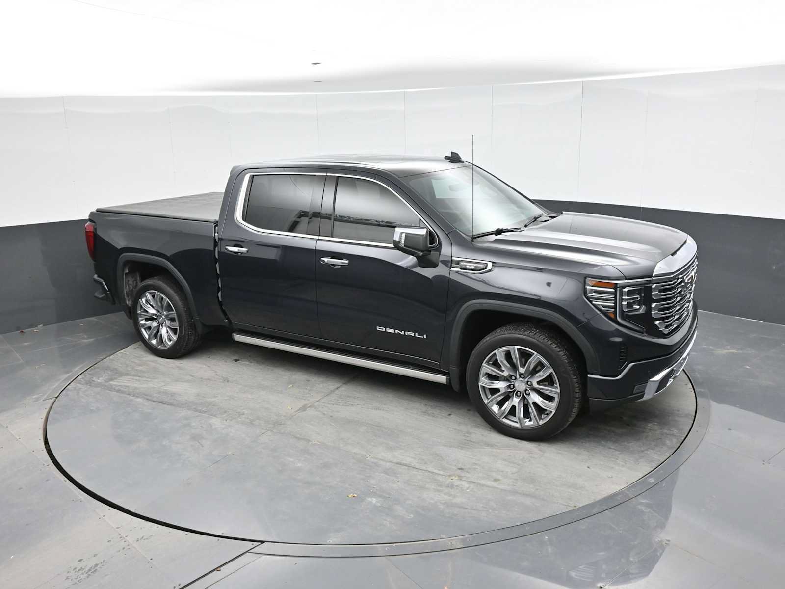 Used 2023 GMC Sierra 1500 Denali w/ Denali Reserve Package AWD/4WD image 18