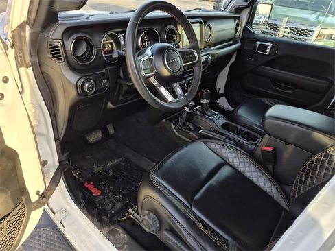 Used 2023 Jeep Gladiator Overland image 17