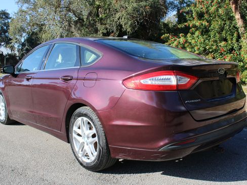 Used 2013 Ford Fusion SE image 4