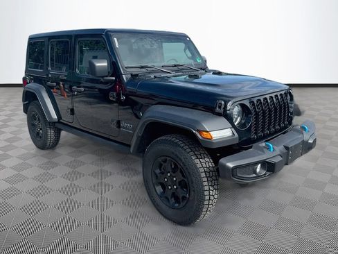 Certified 2023 Jeep Wrangler Unlimited w/ Cold Weather Group AWD/4WD image 4