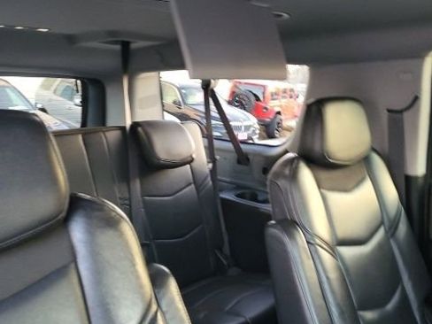 Used 2019 Cadillac Escalade ESV Premium Luxury image 20