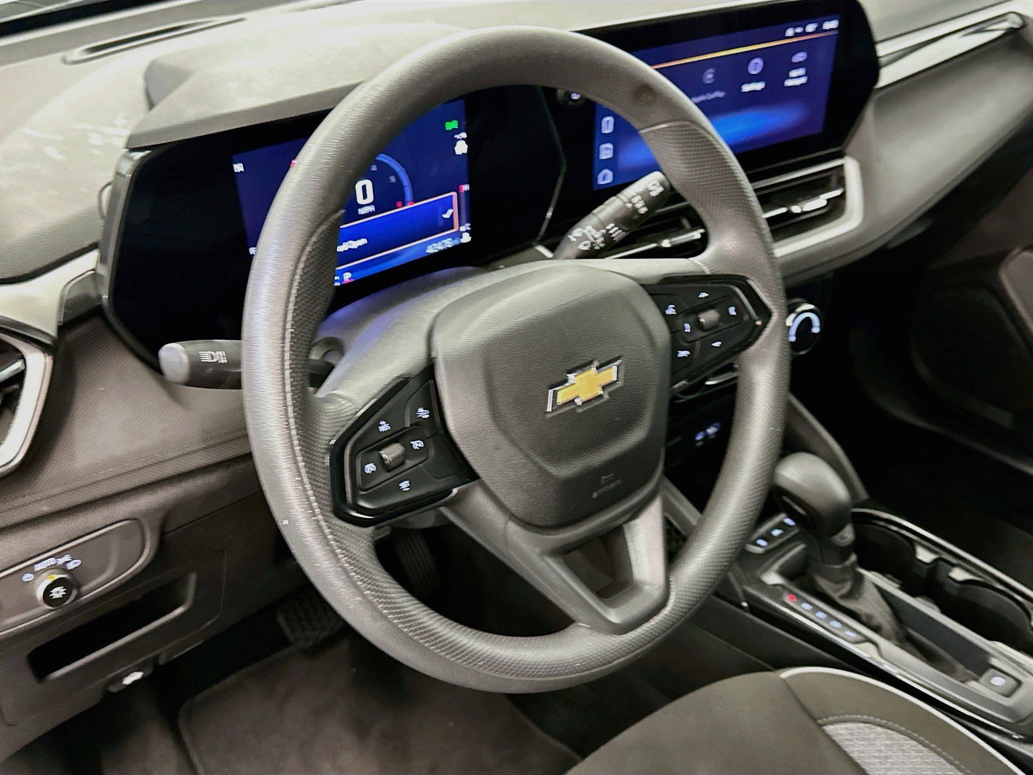 Used 2025 Chevrolet TrailBlazer LT AWD/4WD image 18