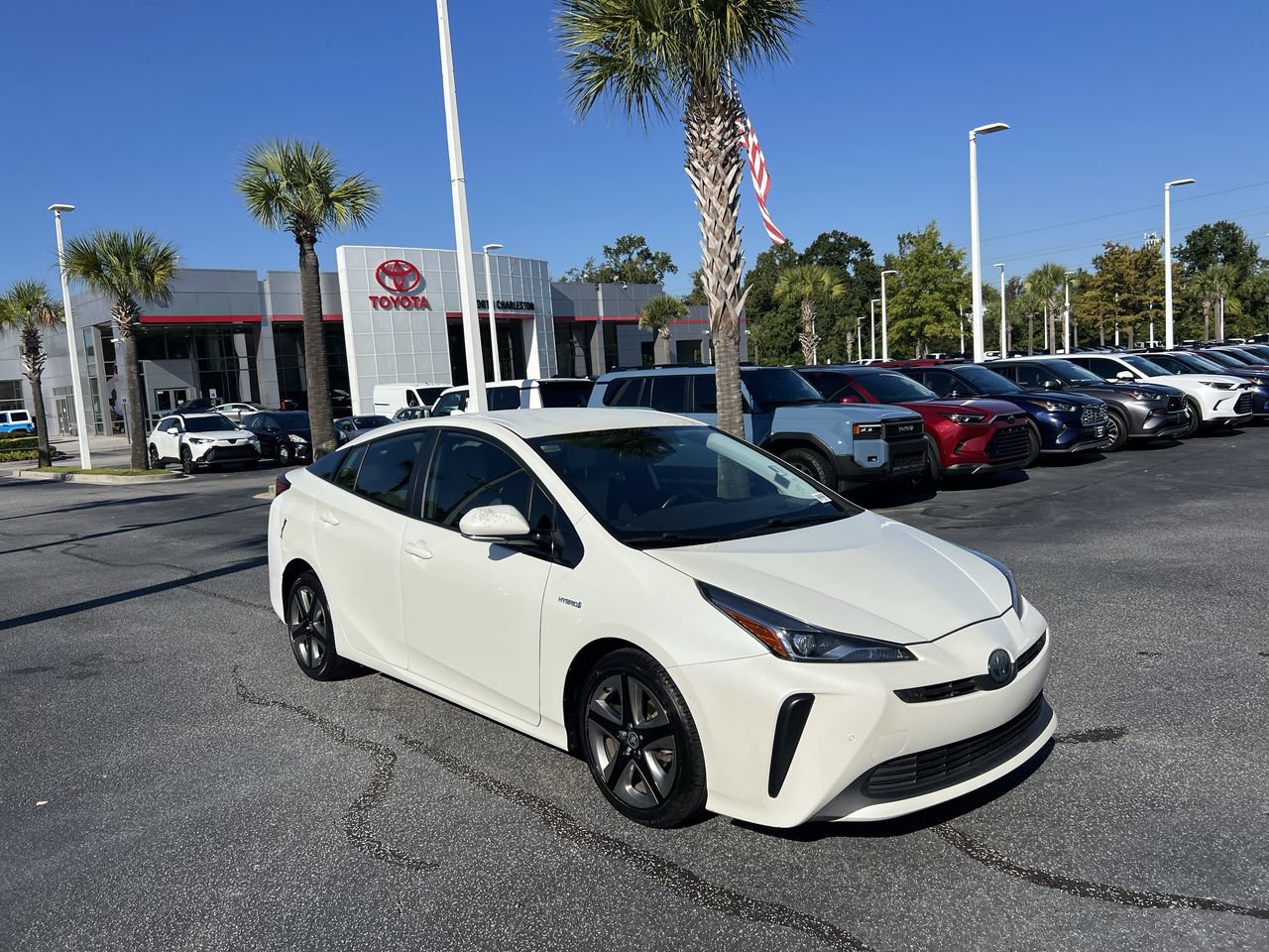Used 2020 Toyota Prius Limited FWD image 2