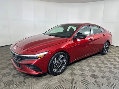 Used 2025 Hyundai Elantra Sport image 7