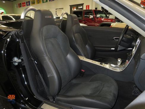 Used 2005 Chrysler Crossfire SRT-6 RWD image 5