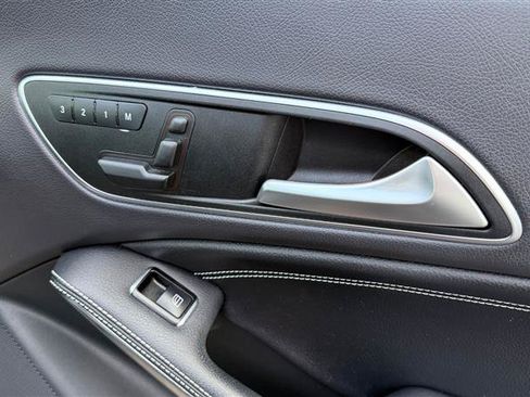 Used 2014 Mercedes-Benz CLA 250 image 34