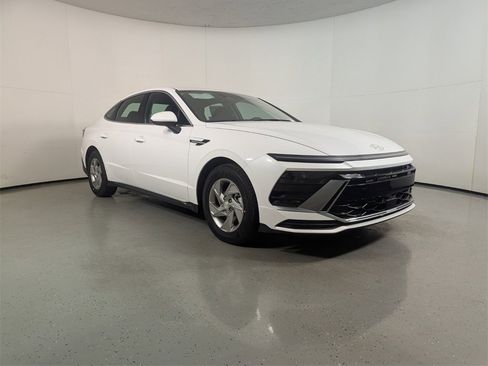 New 2026 Hyundai Sonata SE image 1