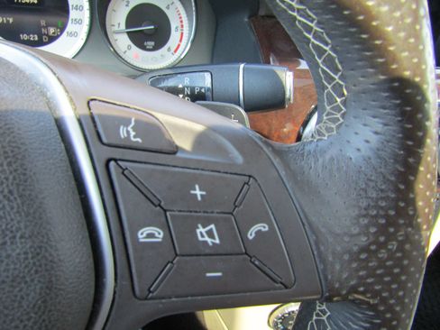 Used 2014 Mercedes-Benz GLK 250 BlueTEC 4MATIC image 29