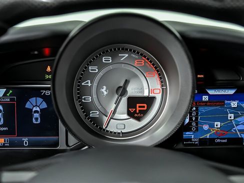 Used 2021 Ferrari F8 Tributo RWD image 31