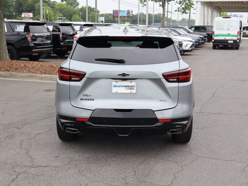 Used 2024 Chevrolet Blazer RS w/ Driver Confidence II Package FWD image 9