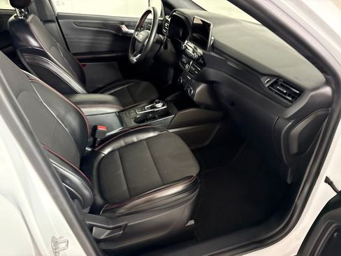 Used 2023 Ford Escape ST-Line FWD image 14