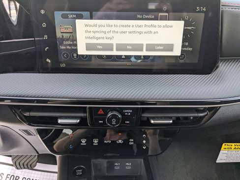 Certified 2025 Nissan Kicks SR FWD image 14