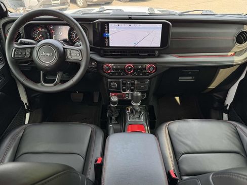 Used 2024 Jeep Wrangler Unlimited Rubicon AWD/4WD image 2