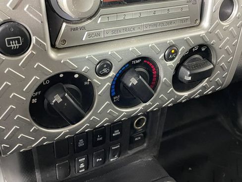 Used 2007 Toyota FJ Cruiser 4WD image 8