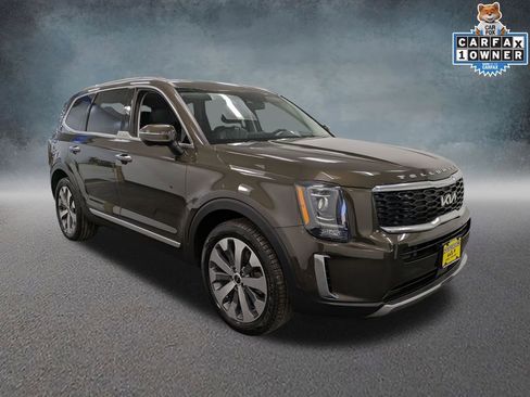 Used 2022 Kia Telluride S image 3