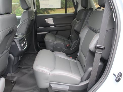 New 2025 Ford Expedition Active image 5