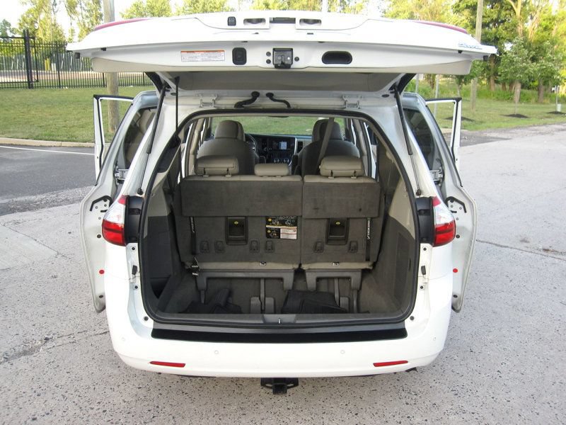 Used 2019 Toyota Sienna XLE w/ XLE Navigation Package AWD/4WD image 32