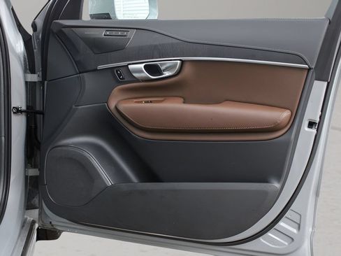 Certified 2024 Volvo XC90 B6 Ultimate w/ Protection Package Premier AWD/4WD image 15