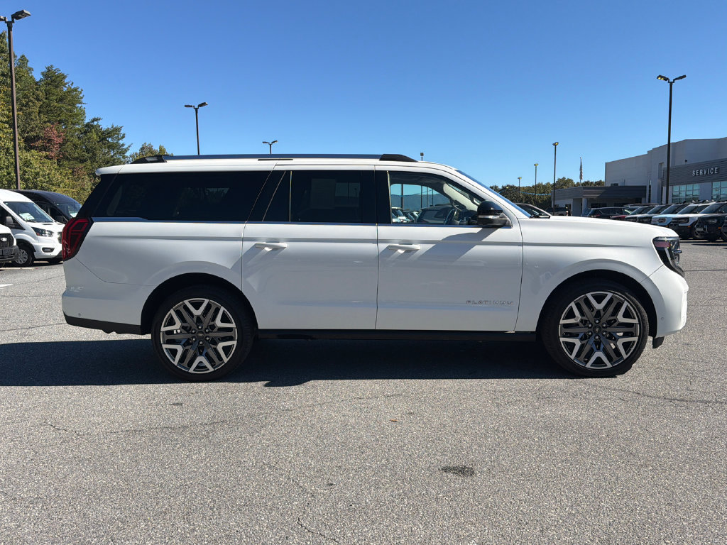 Used 2025 Ford Expedition Max Platinum w/ Platinum Ultimate Package AWD/4WD image 8