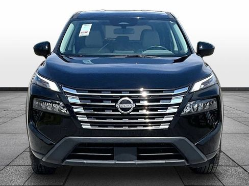 Used 2025 Nissan Rogue SV AWD/4WD image 3