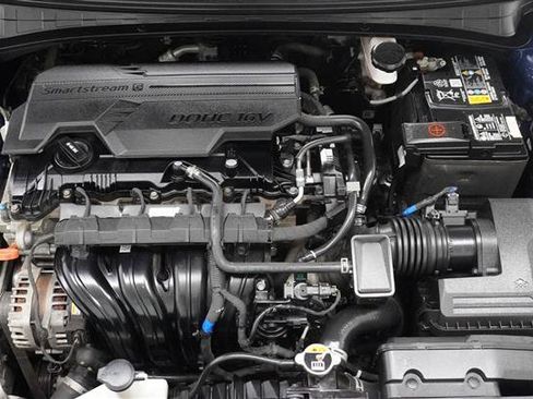 Used 2022 Hyundai Elantra SEL FWD image 25