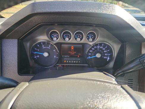 Used 2011 Ford F250 Lariat w/ Lariat Interior Pkg AWD/4WD image 23